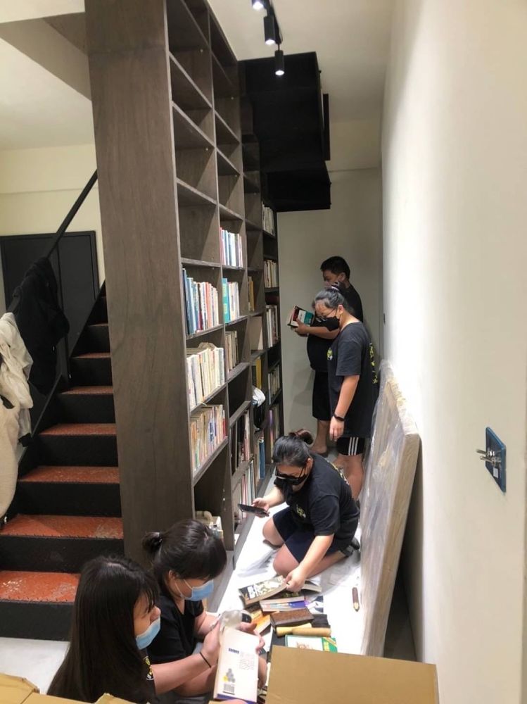 台北市搬家案例.書籍上架服務-到府協助書本歸位作業1